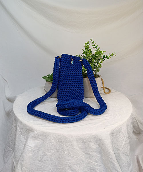 sacoche téléphone crochet infini bleu foncé takiri sacoche téléphone crochet infini bleu foncé takiri
